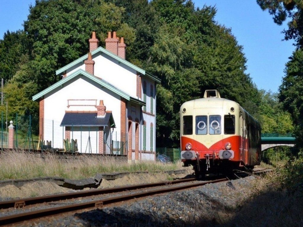 Le Napoléon Express en gare de Lambel-Camors